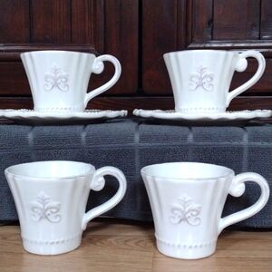 Chateau Blanc Cups & Saucers Vintage